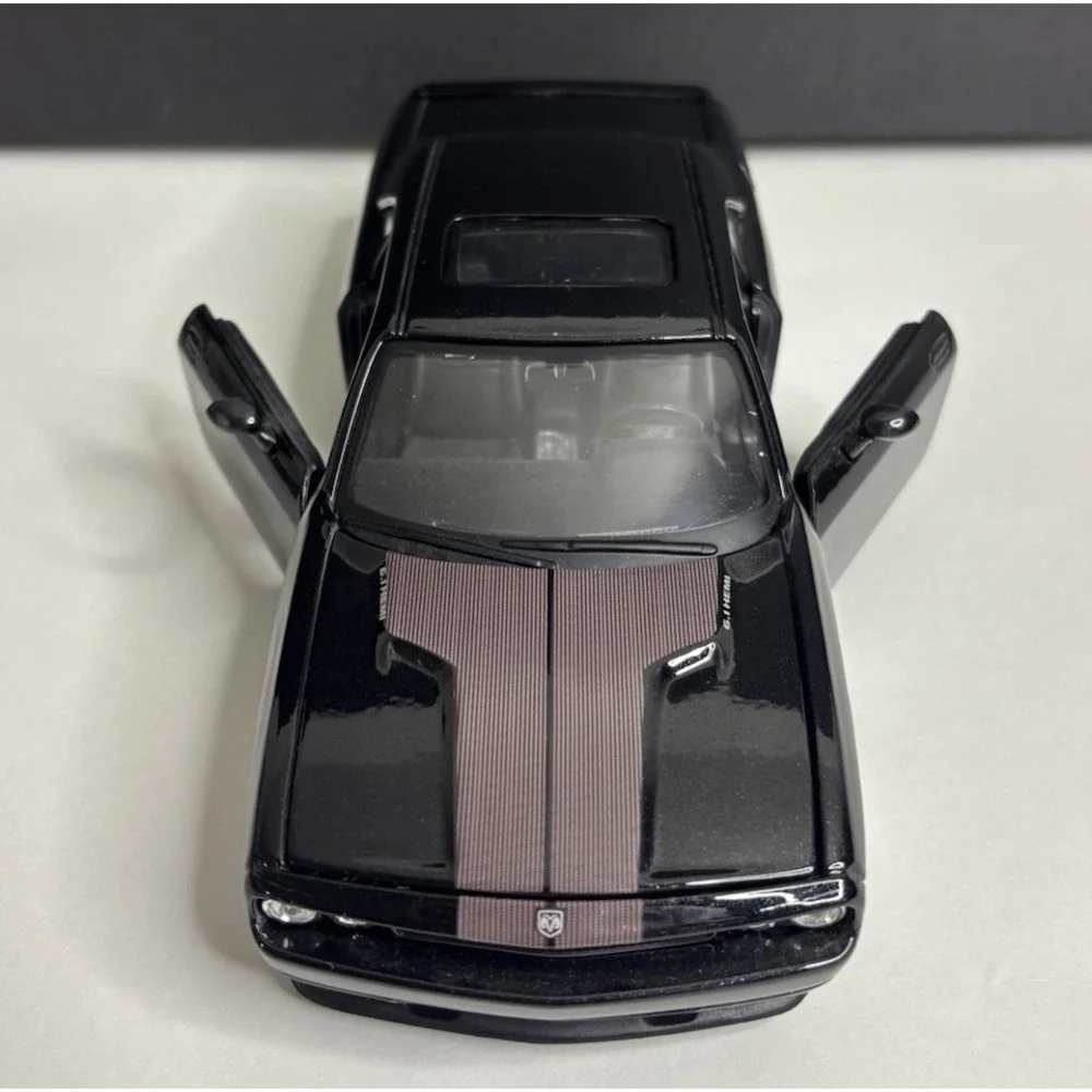 Maisto Dodge 2008 Challenger SRT8 Car Black Brown Diecast 1:24 No Box
